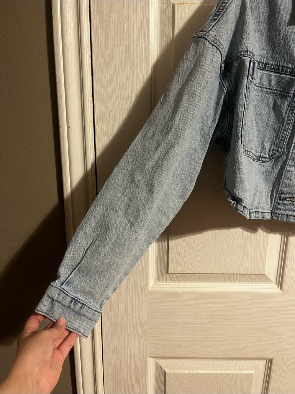 Abercrombie & Fitch | Light Wash Cropped Denim Button Up Jacket - Sz Small - Picture 2 of 8